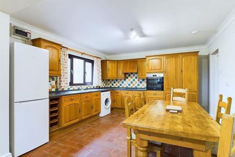 3 bedroom semi-detached house to rent, Llangunnor, Carmarthen