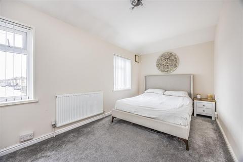 3 bedroom end of terrace house for sale, Tipner Lane, Portsmouth PO2