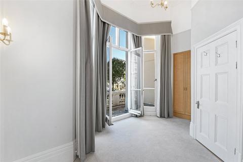 2 bedroom flat for sale, Queens Gate, South Kensington, London