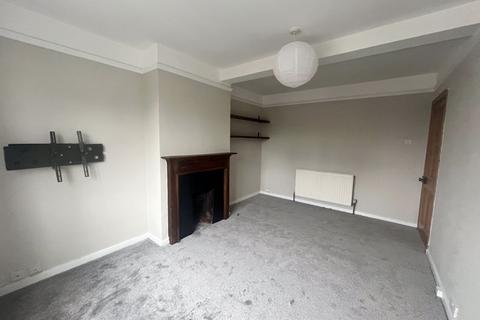 2 bedroom maisonette to rent, Refurbished 2 bedroom maisonette