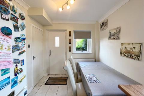 2 Anderton Grove, Ashton-under-lyne, OL6 9EF