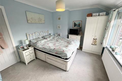 2 Anderton Grove, Ashton-under-lyne, OL6 9EF