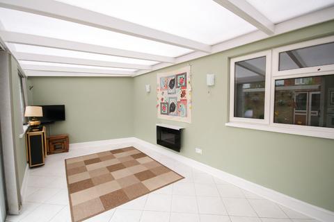 28 Andrews Crescent, Paston, Peterborough, PE4 7XL