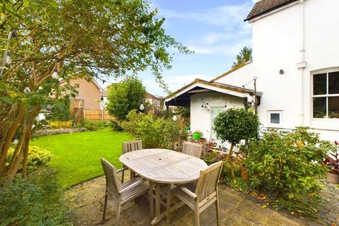 3 bedroom semi-detached house for sale, CATERHAM ON THE HILL