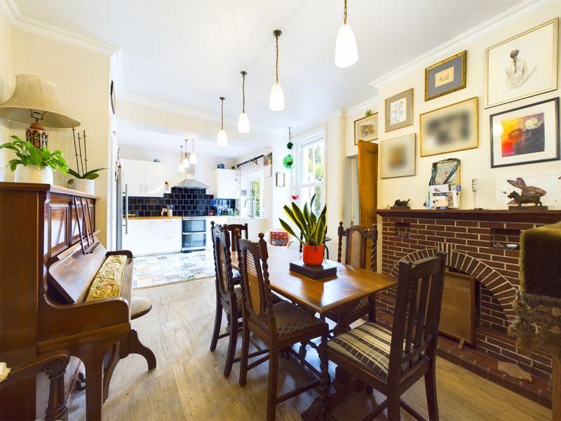 Dining room to...