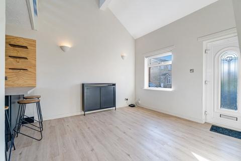 12 Bath Street, KA3 1HY