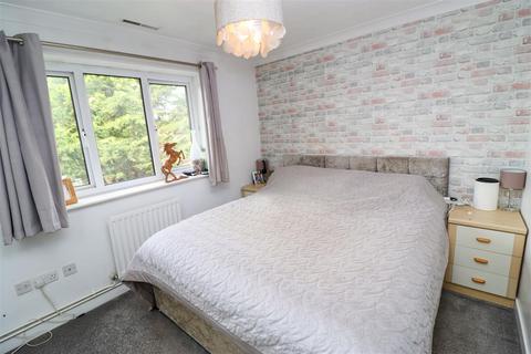 45 Barn Meadow Close, Church Crookham, Fleet, GU52 0YB