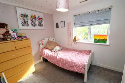 45 Barn Meadow Close, Church Crookham, Fleet, GU52 0YB