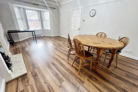 undefined, Ash Lawns, Heaton