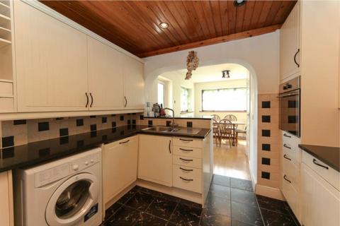 3 bedroom semi-detached house to rent, Tudor Drive, Morden