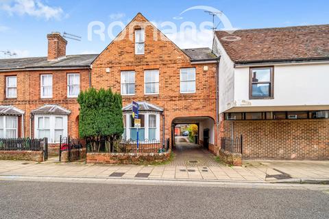 2 bedroom apartment to rent, Middle Brook Street, Winchester