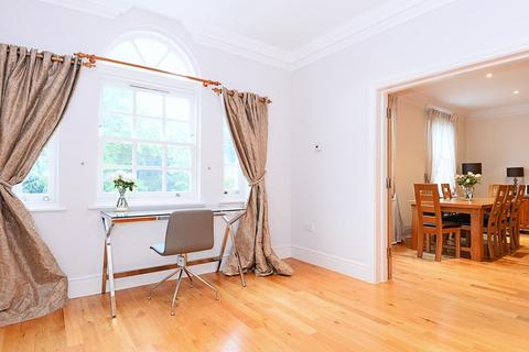 2 bedroom flat to rent, Heronsbrook, Buckhurst Road