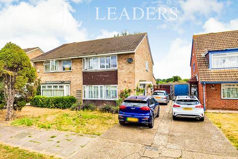 1 bedroom semi-detached house to rent, Malvern Close