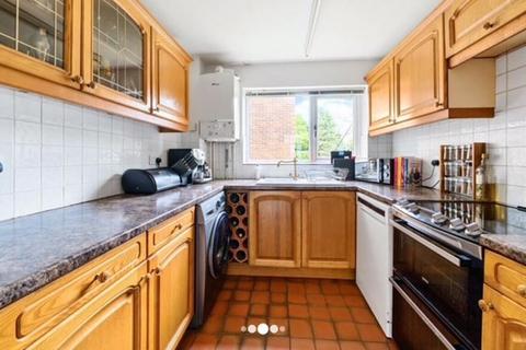 2 bedroom apartment to rent, Langley Road, Watford