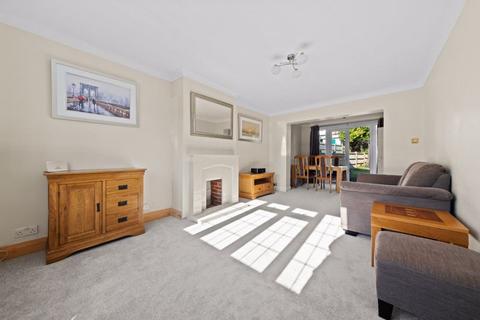 368 Chipstead Valley Road, Coulsdon, CR5 3BF