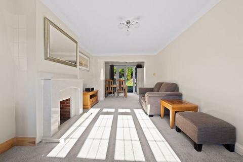 368 Chipstead Valley Road, Coulsdon, CR5 3BF