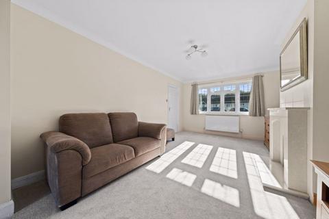 368 Chipstead Valley Road, Coulsdon, CR5 3BF