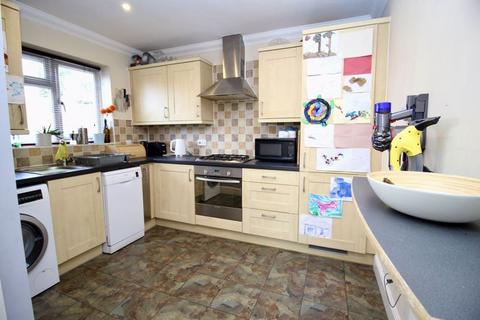 3 bedroom semi-detached house for sale, Valentine Avenue, Southampton SO19