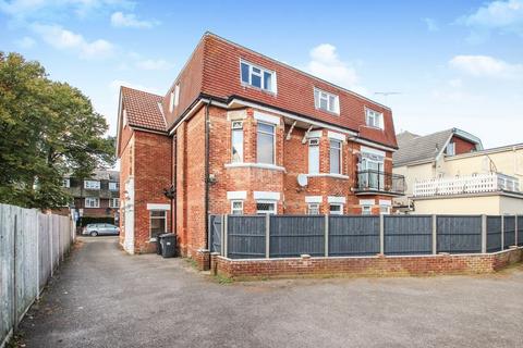 3 bedroom house to rent, Hawkwood Road, Bournemouth BH5