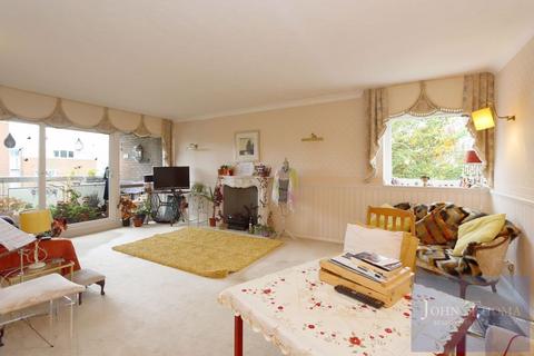 2 bedroom apartment for sale, The Bowls, Chigwell IG7