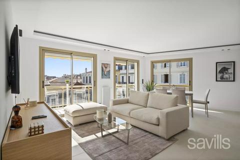 2 bedroom flat, Cannes, 06400, France