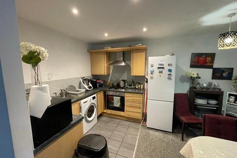 2 bedroom flat for sale, Langdale Court, Barnsley, S71 1AW