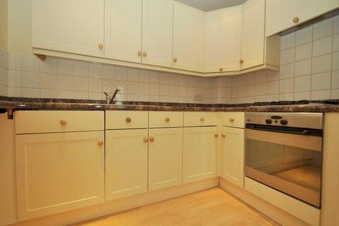 3 bedroom terraced house for sale, Sternhall lane, London, SE15 4NT