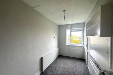 2 bedroom flat to rent, Burke Drive, Southampton SO19