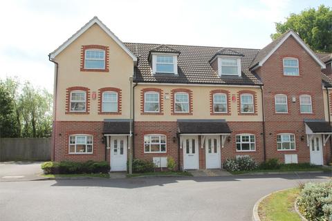 3 bedroom house to rent, Glenwood Court, Farnborough, Hampshire, GU14