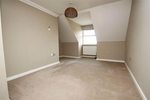 3 bedroom house to rent, Glenwood Court, Farnborough, Hampshire, GU14