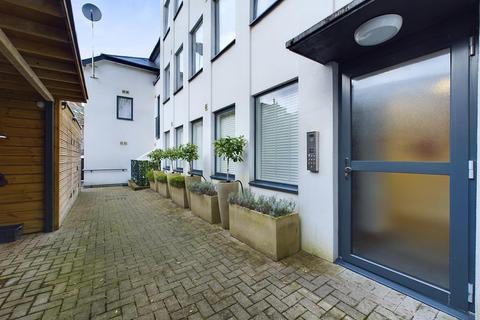 1 bedroom flat for sale, Whytecliffe Road South, Purley CR8