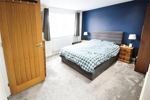 18 Avoncroft Road, Stoke Heath, Bromsgrove, B60 4NG