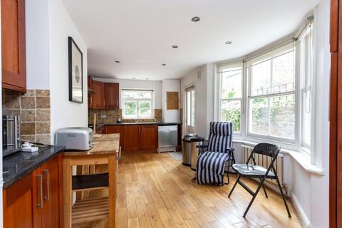 4 bedroom terraced house for sale, Solon Road, London