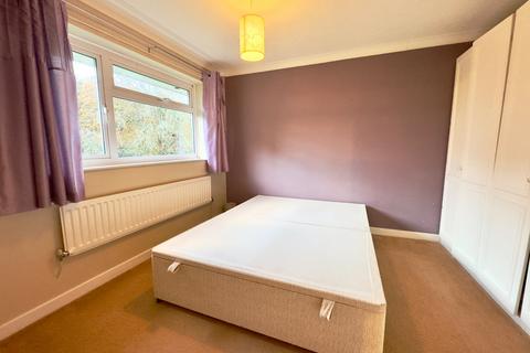 25 Ecklington, Eldene, Swindon, SN3 3TJ