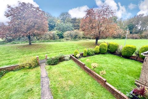 25 Ecklington, Eldene, Swindon, SN3 3TJ