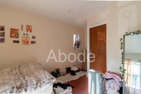 9 bedroom house to rent, Cardigan Road, Headingley, Leeds