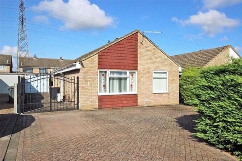 2 bedroom bungalow for sale, Orwell Close, Bedford, Bedfordshire, MK41