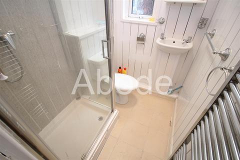 8 bedroom house to rent, Cardigan Road, Headingley, Leeds