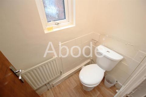 8 bedroom house to rent, Cardigan Road, Headingley, Leeds