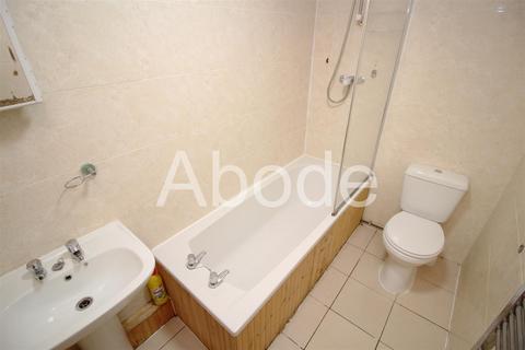 8 bedroom house to rent, Cardigan Road, Headingley, Leeds