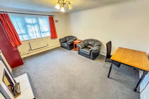 2 bedroom flat for sale, Hounslow TW4