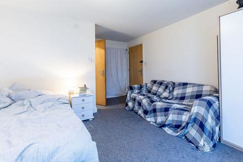 2 bedroom flat to rent, N7