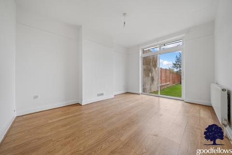 3 bedroom house to rent, Martin Way, London SW20