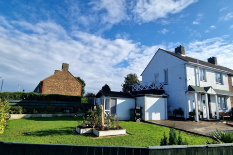 3 bedroom semi-detached house for sale, Winchester Avenue, Lincolnshire DN33