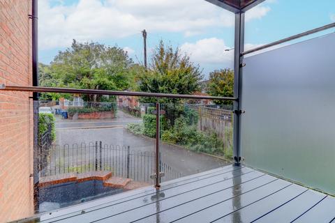 2 bedroom apartment for sale, West Wycombe Road, Buckinghamshire HP12