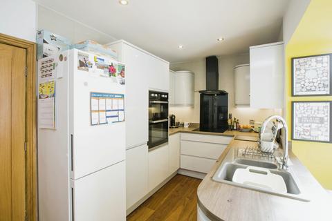 2 bedroom terraced house for sale, Whitelee Gardens, Hebden Bridge HX7