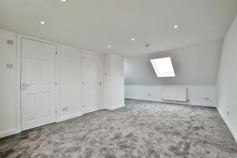 4 bedroom terraced house for sale, Shaftesbury Gardens, Manchester M41