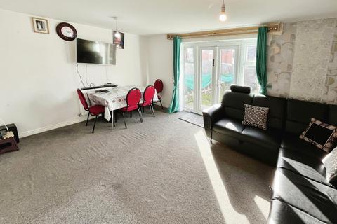 3 bedroom terraced house for sale, Hebden Drive, Leicester LE5