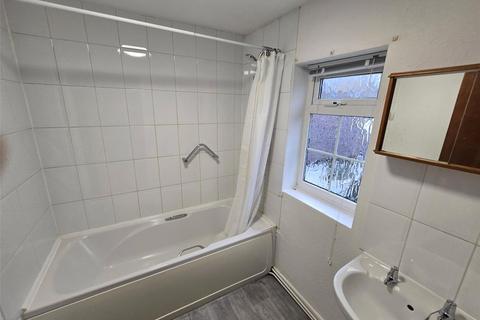 2 bedroom house to rent, The Green, Hampshire PO9