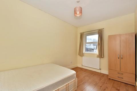 2 bedroom flat to rent, North End Road, West Kensington, SW6